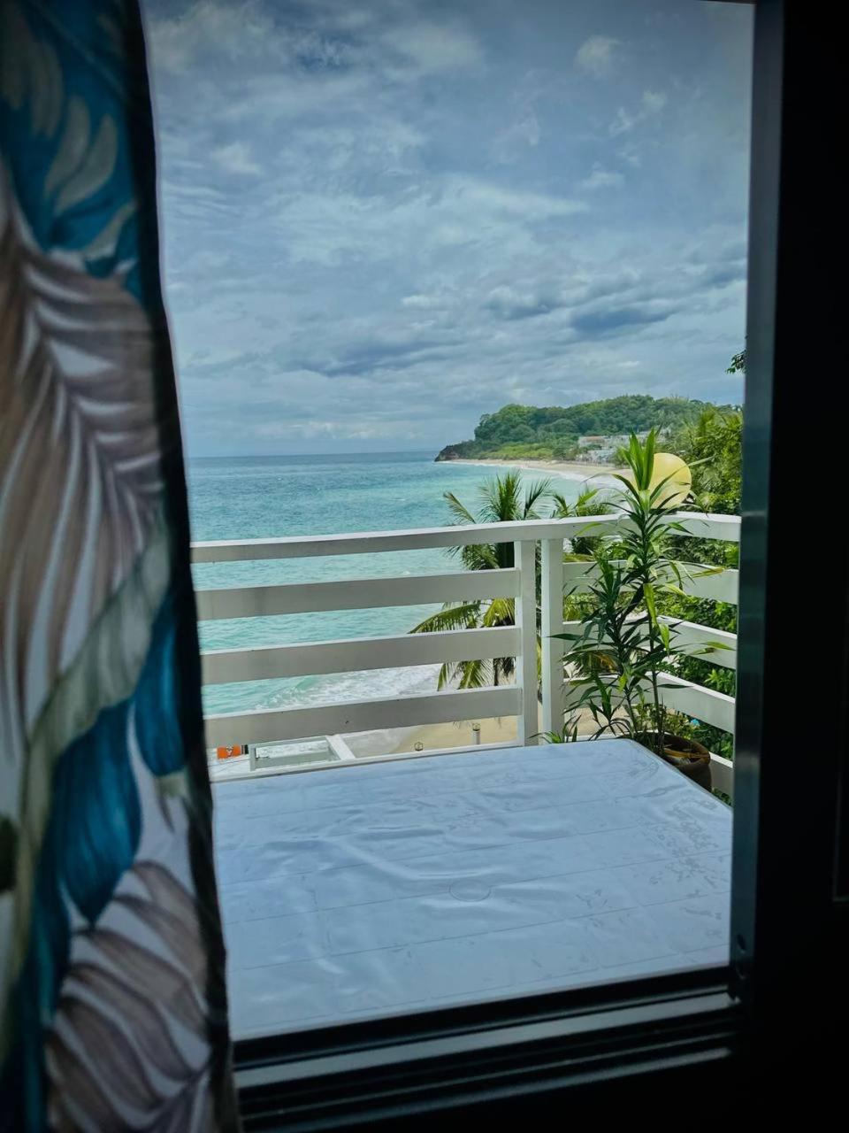 Playa Blanca Beach Resort (Adults Only) Puerto Galera Exterior photo